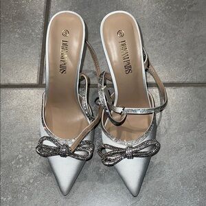Silver & White Dream Pairs Women's Heels with Bow Detail